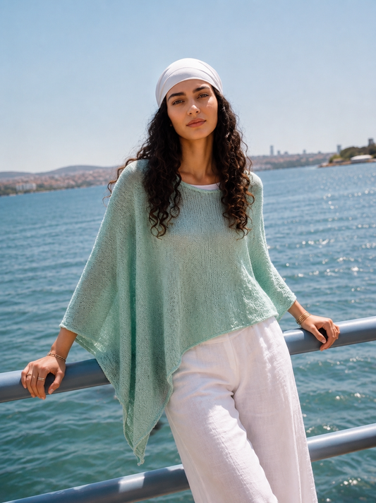 Asymmetric poncho (turquoise)